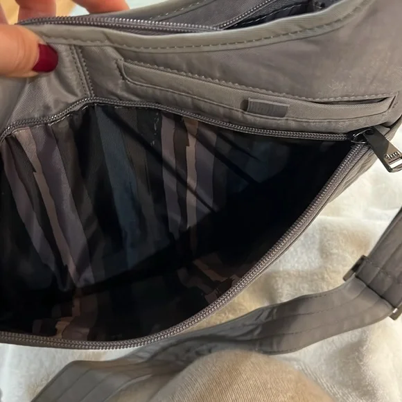 NWOT Lug canopy crossbody in grey with black embroidery - Picture 4 of 5